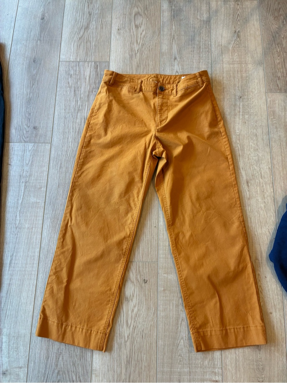 Old Navy Straight Leg Cotton blend Pants in Mustard ankle crop pockets 8 Autumn